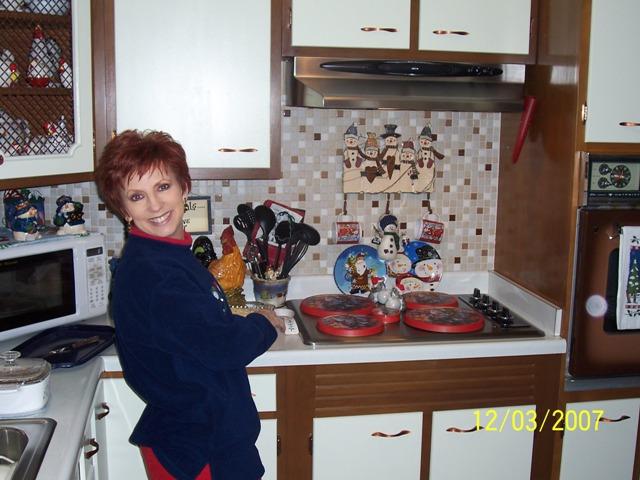 100_3362.JPG - ... but the stove's too pretty to cook on! ...
