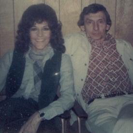 DonnaFargoChet.jpg - Donna Fargo and Chet Gilbert relaxing backstage.