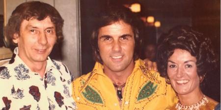 crash.jpg - Chet Gilbert, Billy "Crash" Craddock, and Sharon Gilbert.