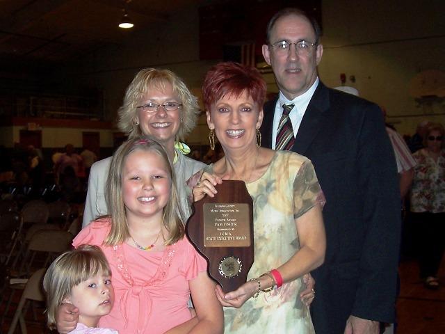 100_2826.JPG - Joy, Kaitlyn and Sydney surprised Granny by attending the award show.