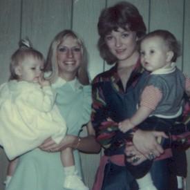 JoyPamTanyaTucker.jpg - Here's an interesting shot -- Joy and Pam with Tanya Tucker and Tanya's nephew