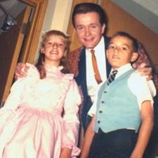 BillAnderson.jpg - Whisperin' Bill Anderson with Pam and Jamie Gilbert