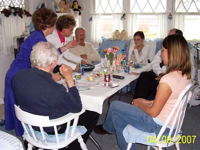 100_2673.JPG - Nana, Papa, Barb, Mac, Robin, Mark and Gina sitting down for lunch.