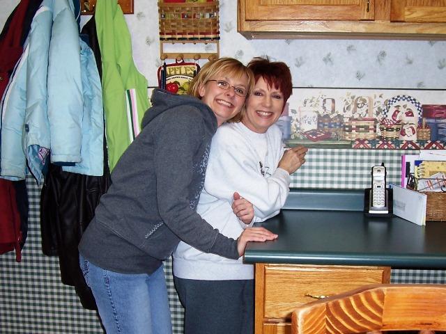 100_2694.JPG - Joy and Pam in Joy's new kitchen.
