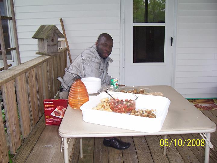 100_3600.JPG - Gerald waiting for the steaks.