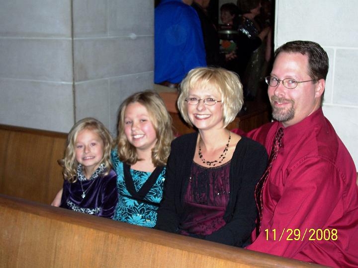 100_4156.JPG - Sydney, Kaitlyn, Joy, and Don.