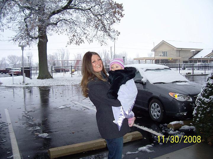 100_4177.JPG - This was Macie's first experience with snow.