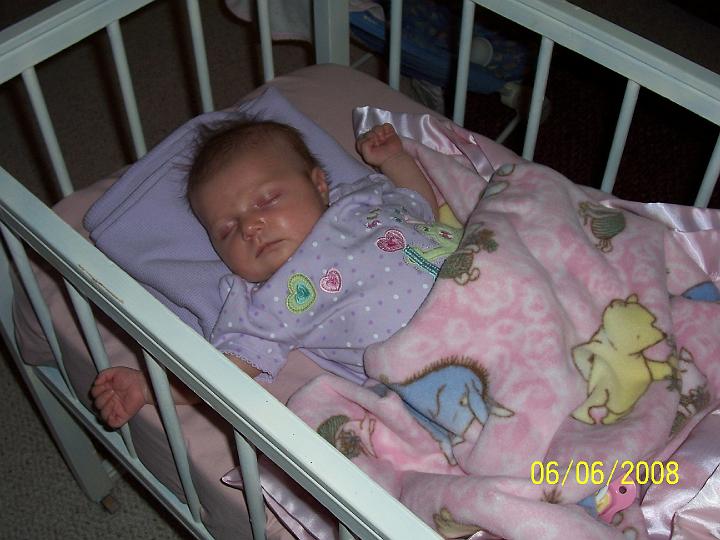 100_3692.JPG - Asleep in her new blankets.