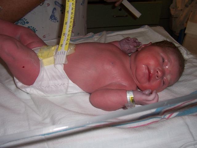 100_3566.JPG - ... and after months of waiting and hours of labor, here she is!