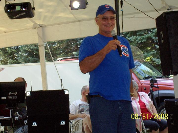 100_3933.JPG - Randy promising a Cubs World Series win.  (Better luck next year ... oh, wait, it's the Cubs ...)