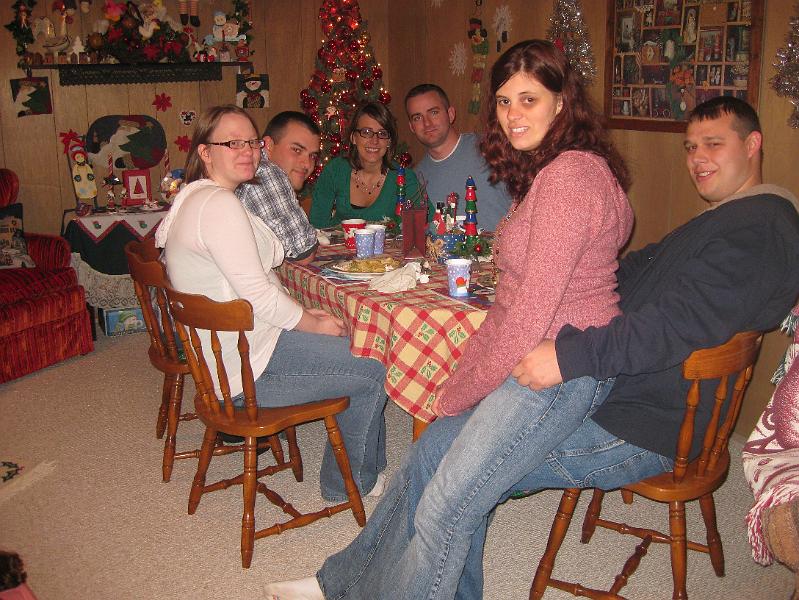 IMG_1189.JPG - Laura, Curtis, Gina, Drew, Robin, and Danny.