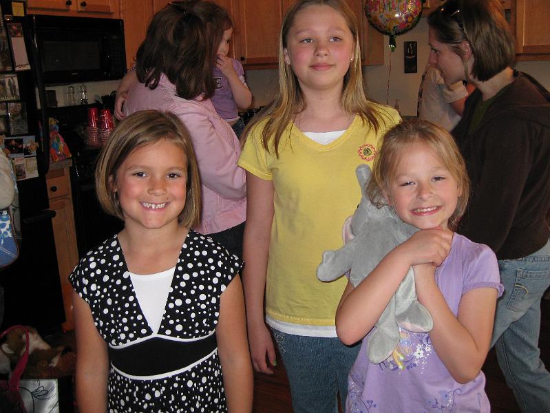 IMG_0406.JPG - Mackenzie, Kaitlyn & Sydney