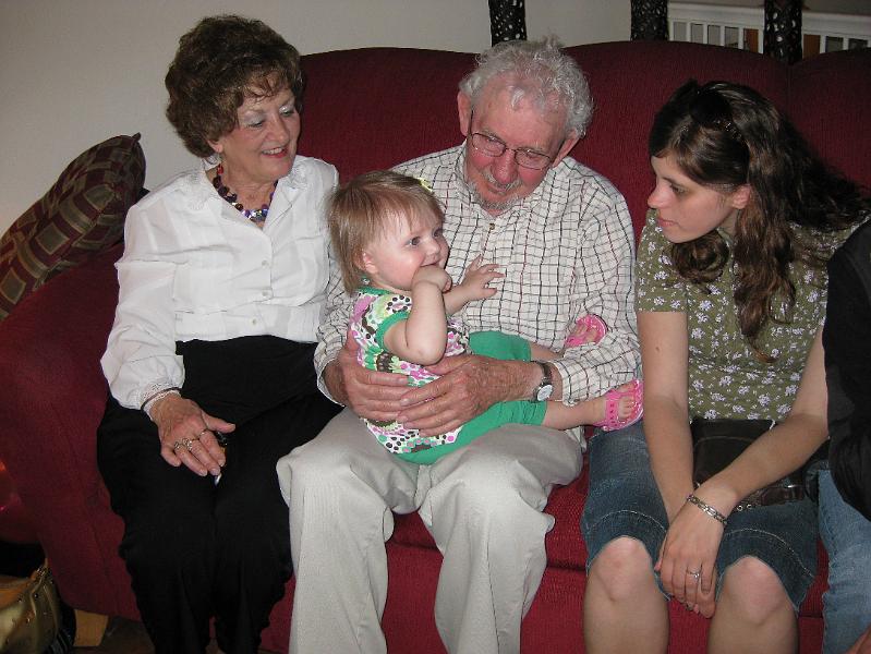 IMG_0430.JPG - Hi Nana, hi Papa, hi Robin, can I go now?