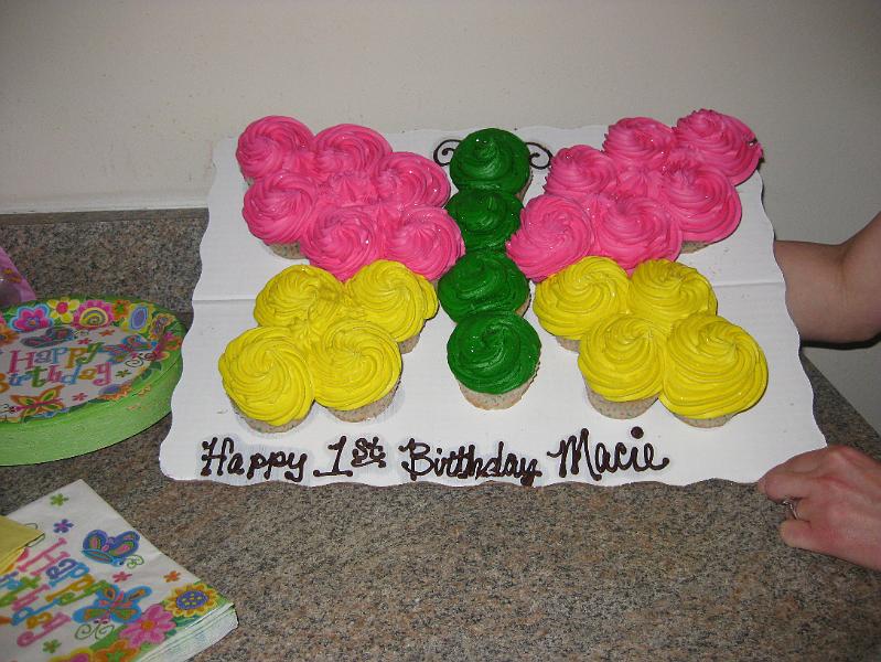 IMG_0436.JPG - Butterfly cupcakes in pink, yellow and green ...