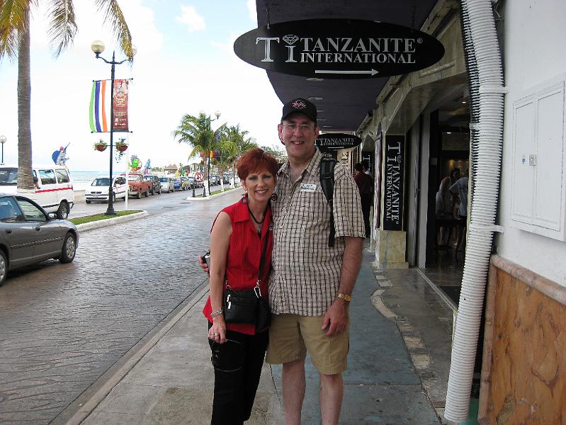 IMG_0157.JPG - Outside one of the shops in downtown San Miguel.