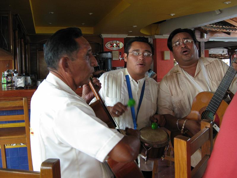 IMG_0158.JPG - More mariachi musicians.