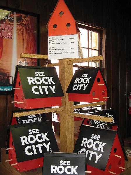 IMG_0256.JPG - Rock City barn birdhouses.