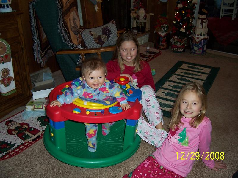 100_4495.JPG - The girls spent the night at Granny's a couple of nights before Sydney's birthday.
